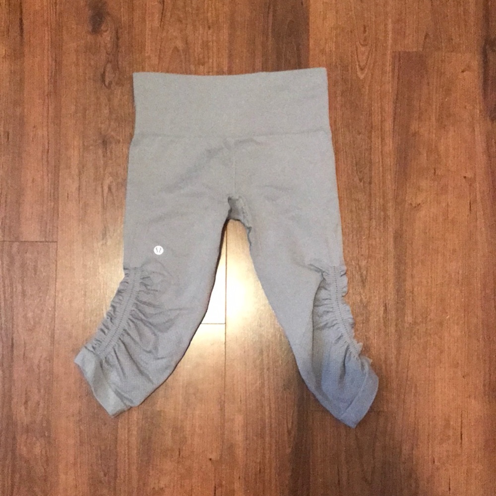 Lululemon workout capris